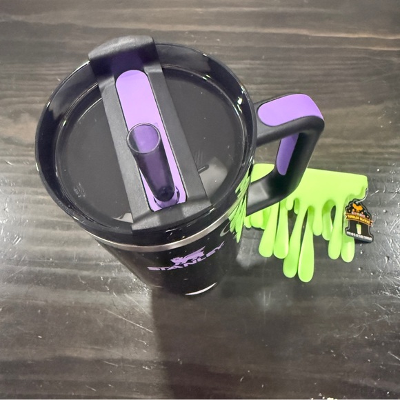 Stanley Halloween 2025 Spellcast Black 40oz Quencher H2.0 FlowState Tumbler - Picture 5 of 7